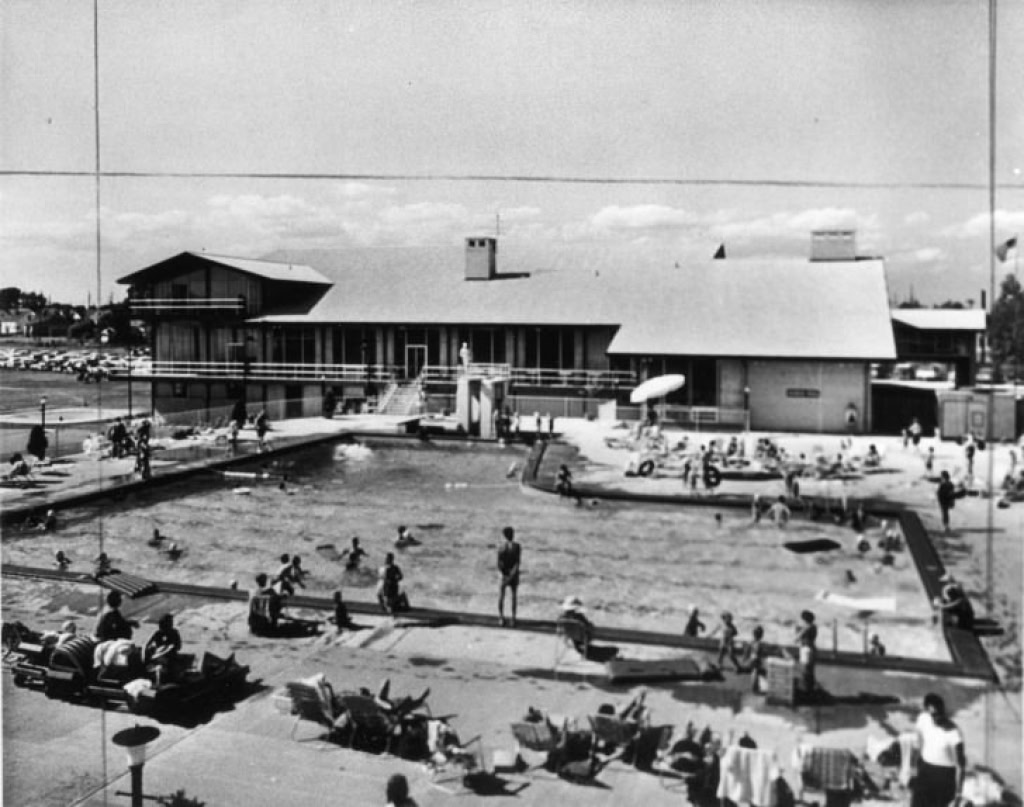 HILLCREST COUNTRY CLUB